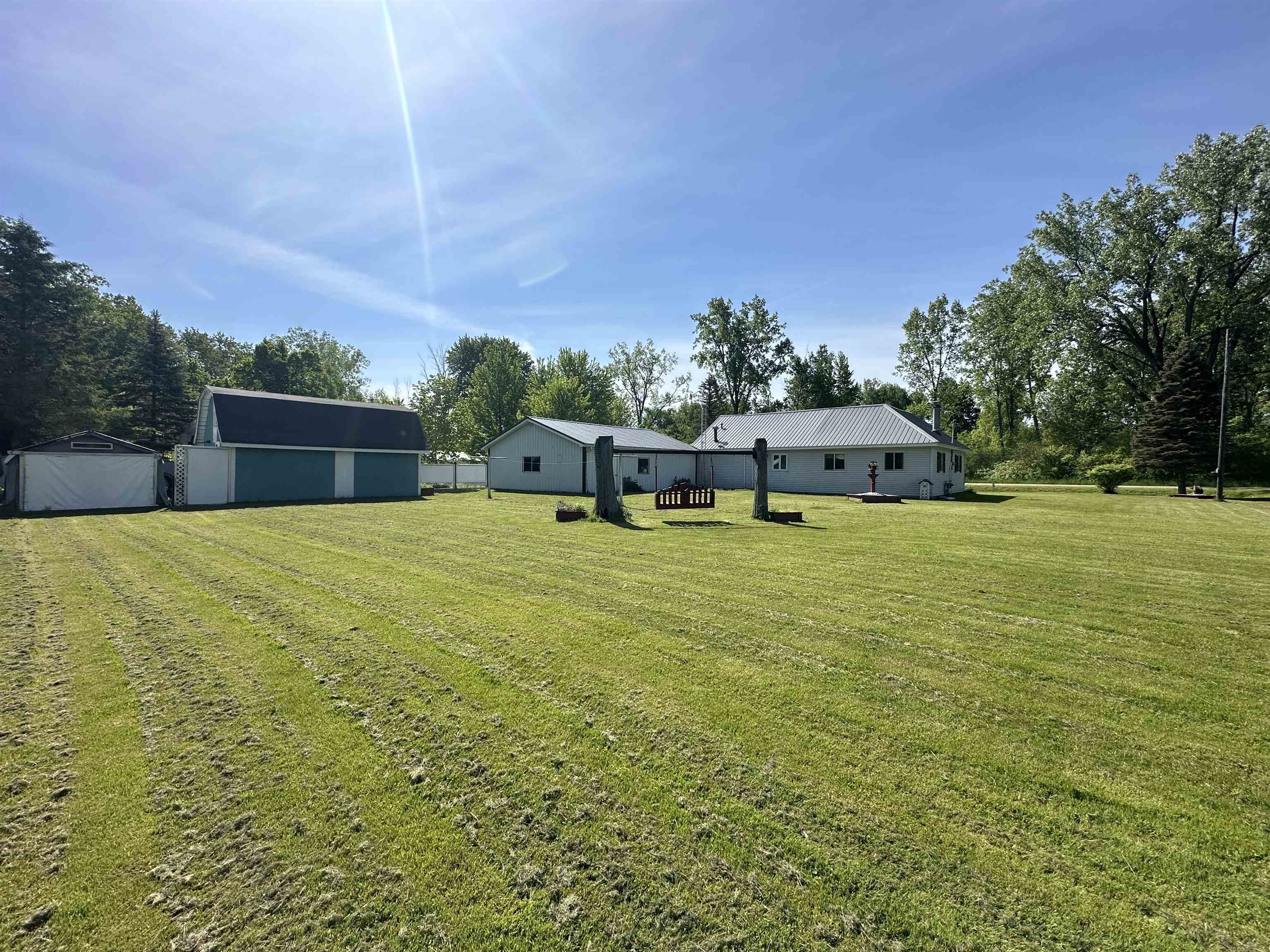 3218 Pine River Road Standish, MI 48658 - Photo 10 of 60