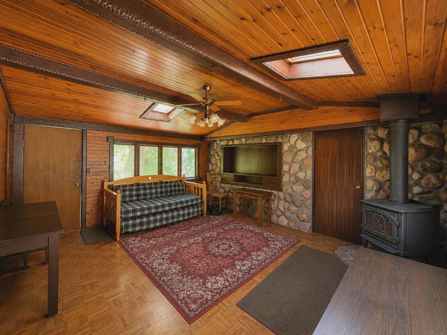 3908 Valley Road Caledonia, WI 53406 - Photo 6 of 14 729160444_1325364983108961_1362596799595