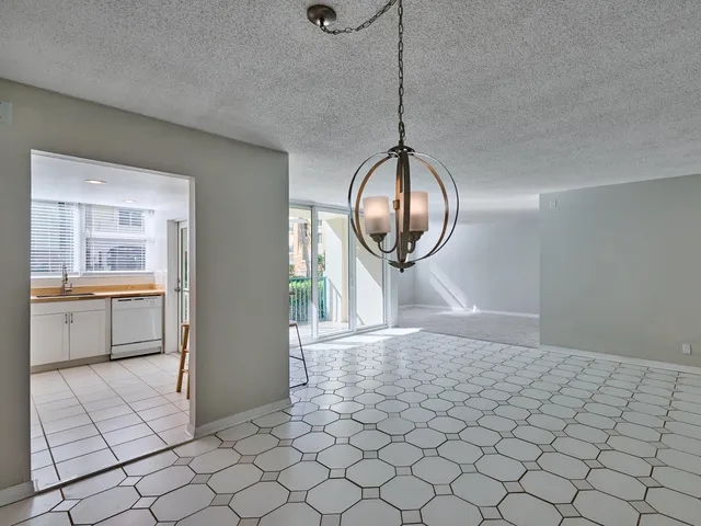 a view of livingroom with furniture and windows