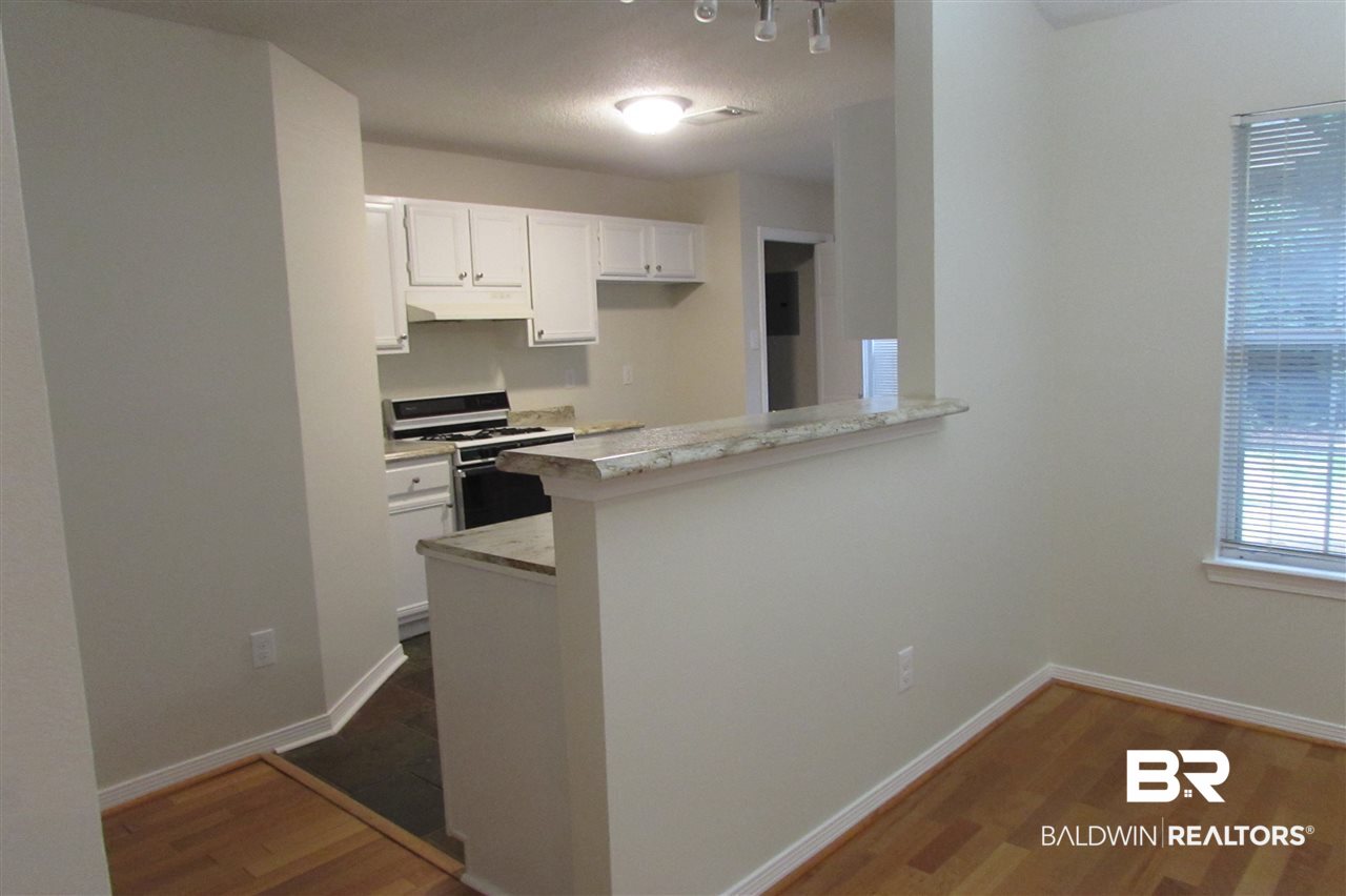 6300 Summer Pl Drive East Mobile, AL 36618 - Photo 11 of 22 Kitchen bar