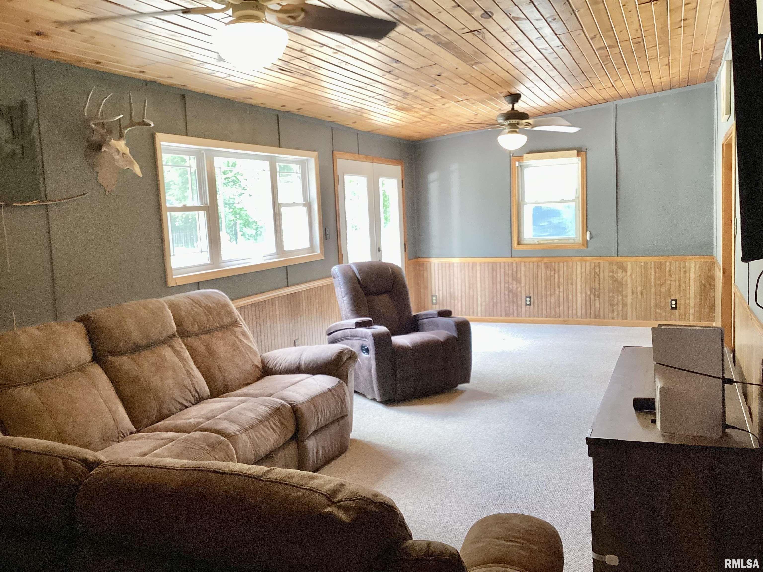 25382 Wolf Road Canton, IL 61520 - Photo 24 of 55