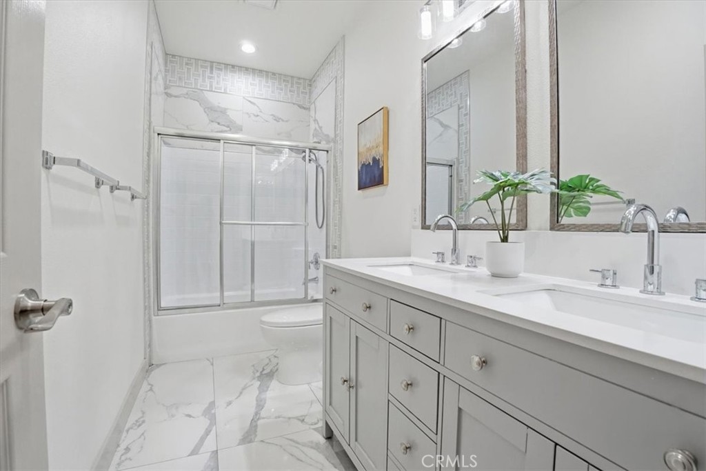 13525 Aspen Grove Road Eastvale, CA 92880 - Photo 23 of 29 SPA LIKE GUEST BATH