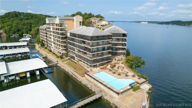$649,000 | 118 Falls Point Drive, Unit 5B, Lake Ozark, MO 65049