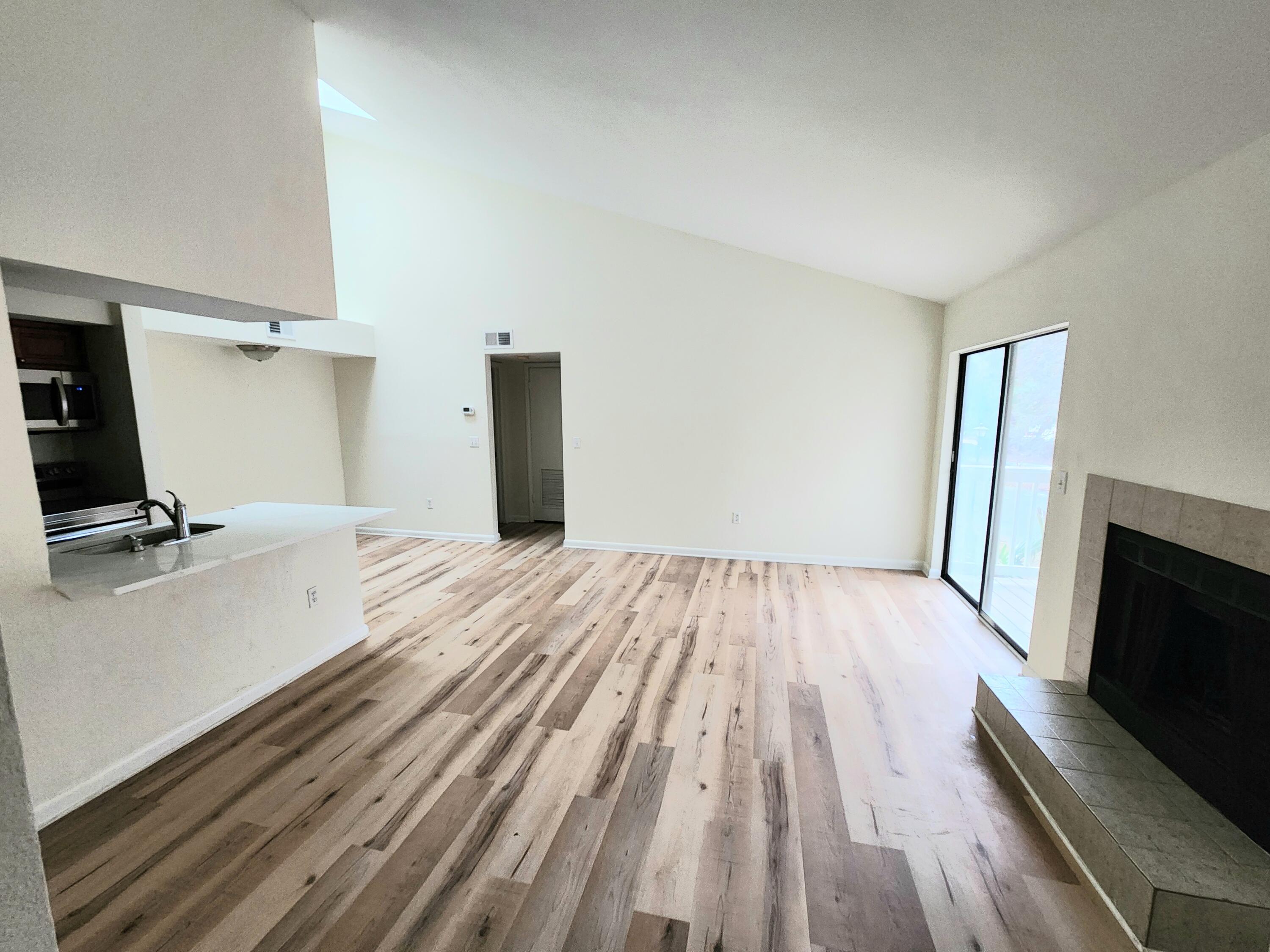 1481 Center St Extension, Unit 904 Mount Pleasant, SC 29464 - Photo 3 of 13 20251202_084752