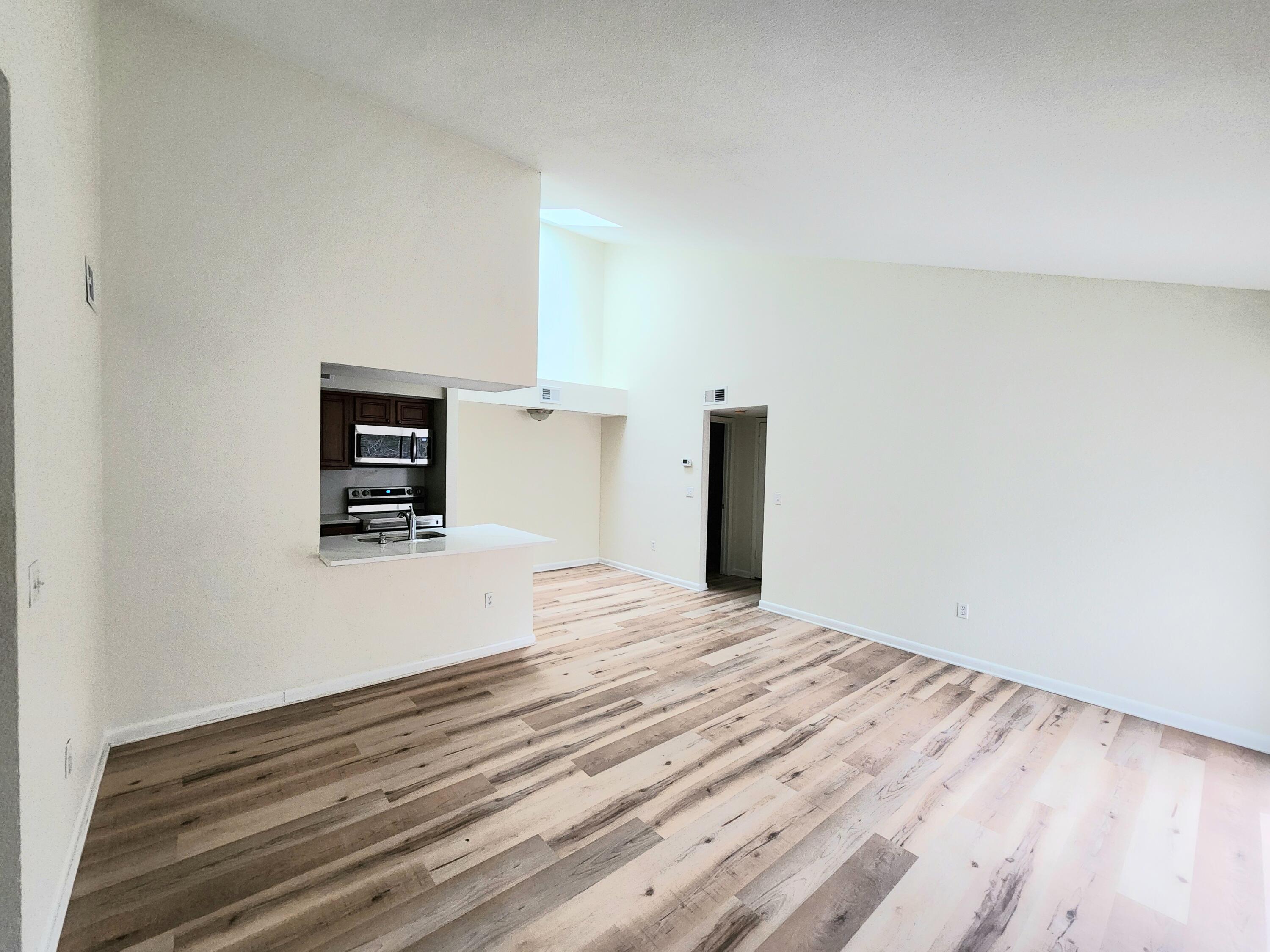 1481 Center St Extension, Unit 904 Mount Pleasant, SC 29464 - Photo 4 of 13 20251202_084805