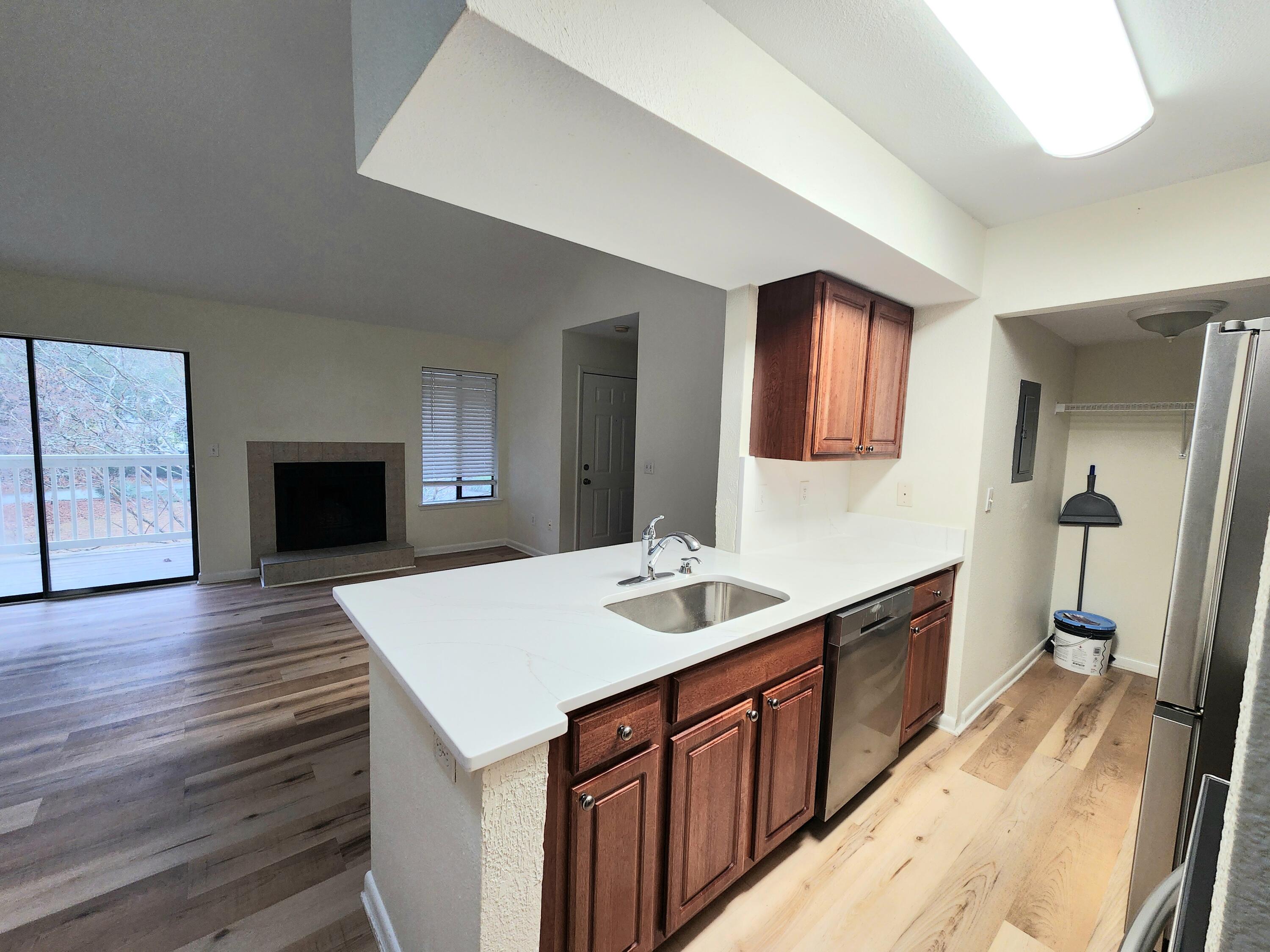 1481 Center St Extension, Unit 904 Mount Pleasant, SC 29464 - Photo 5 of 13 20251202_084849