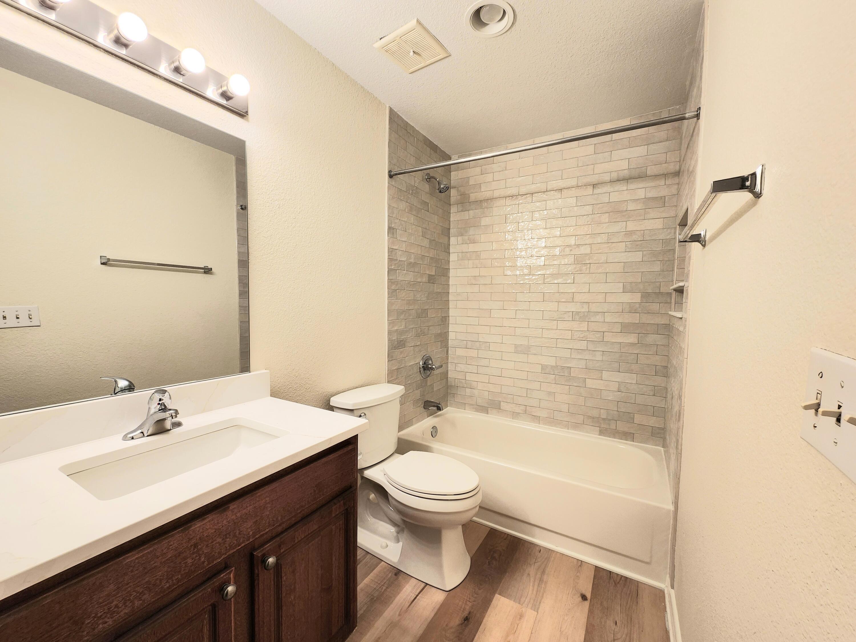 1481 Center St Extension, Unit 904 Mount Pleasant, SC 29464 - Photo 10 of 13 20251202_084826