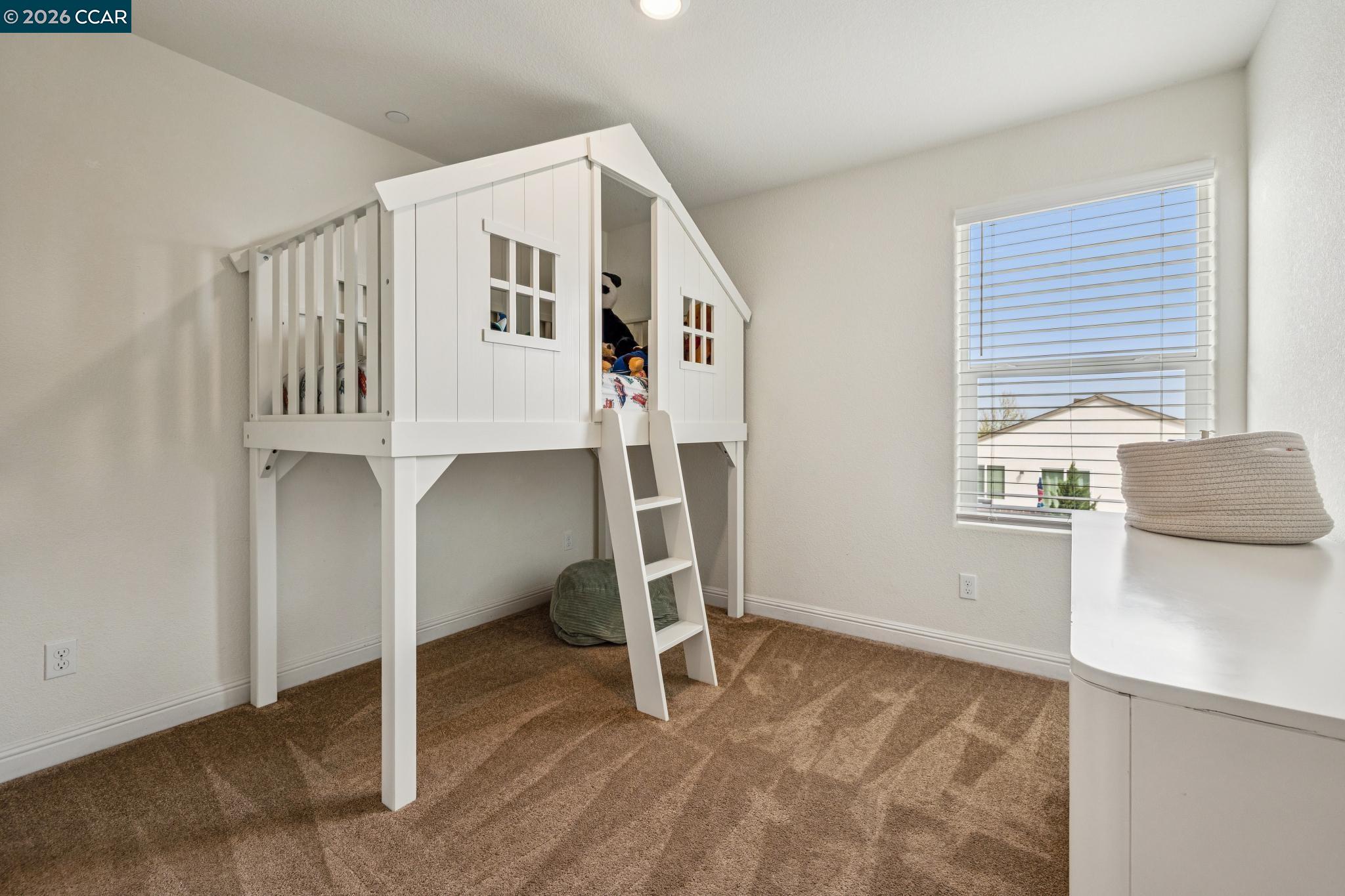 4748 Beacon Way Rio Vista, CA 94571 - Photo 21 of 35 a room with furniture and window