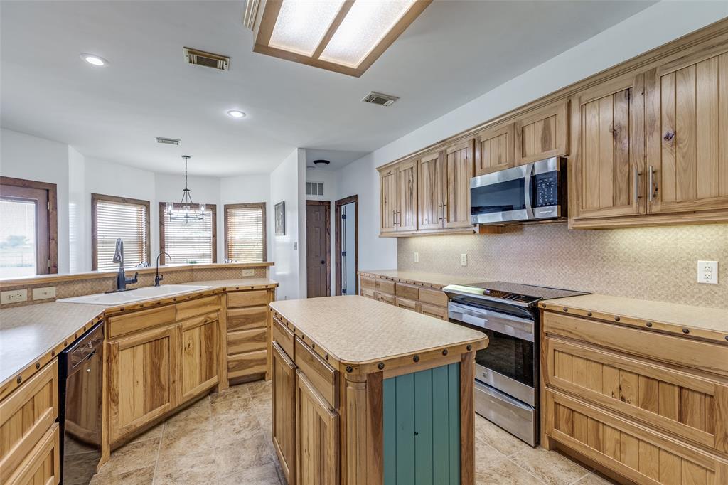 11744 Foutch Road Pilot Point, TX 76258 - Photo 14 of 35 Gallery Image 14