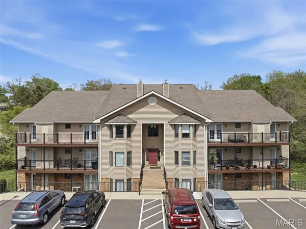 $212,000 | 4501 Eli Drive, Unit G, St. Louis, MO 63128