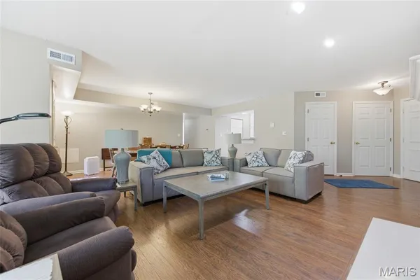 $212,000 | 4501 Eli Drive, Unit G, St. Louis, MO 63128