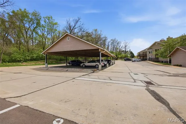 $212,000 | 4501 Eli Drive, Unit G, St. Louis, MO 63128