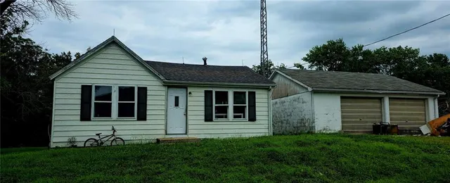 $34,900 | 207 West 5th Street, Brunswick, MO 65236