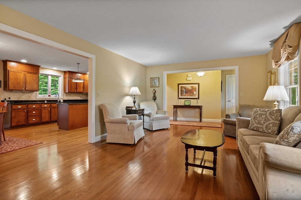 71 Fox Run Drive Ayer, MA 01432 - Photo 13 of 33