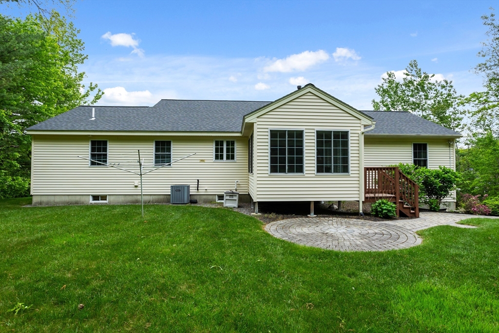 71 Fox Run Drive Ayer, MA 01432 - Photo 6 of 33