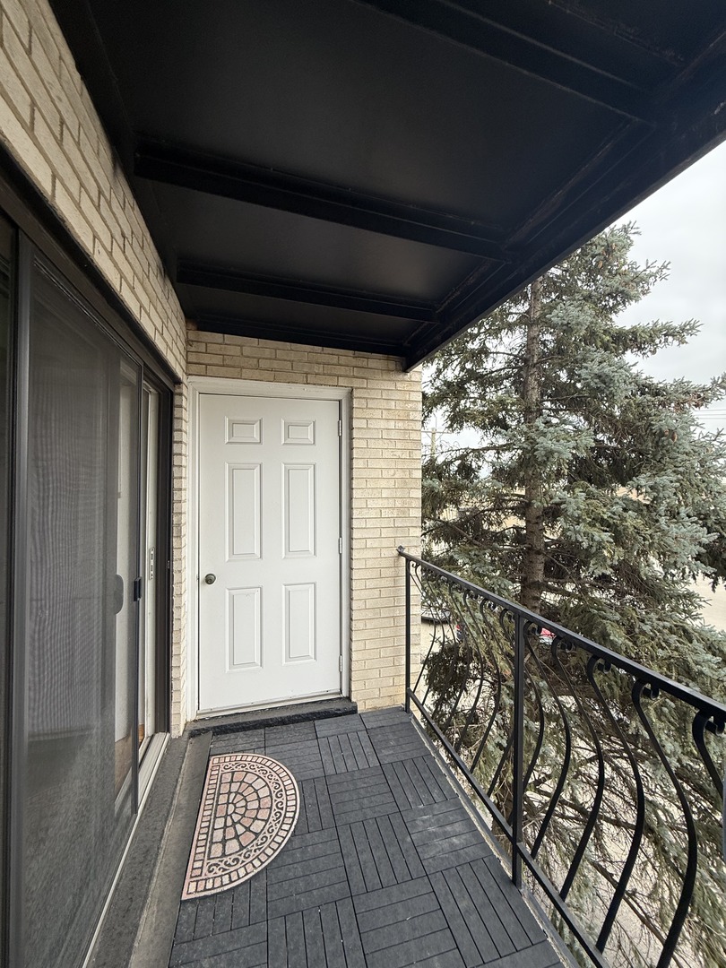 6950 West Forest Preserve Drive, Unit 202 Norridge, IL 60706 - Photo 11 of 15 a view of entryway