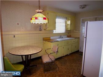 2001 East County Line Road Ardmore, PA 19003 - Photo 4 of 5 Kitchen