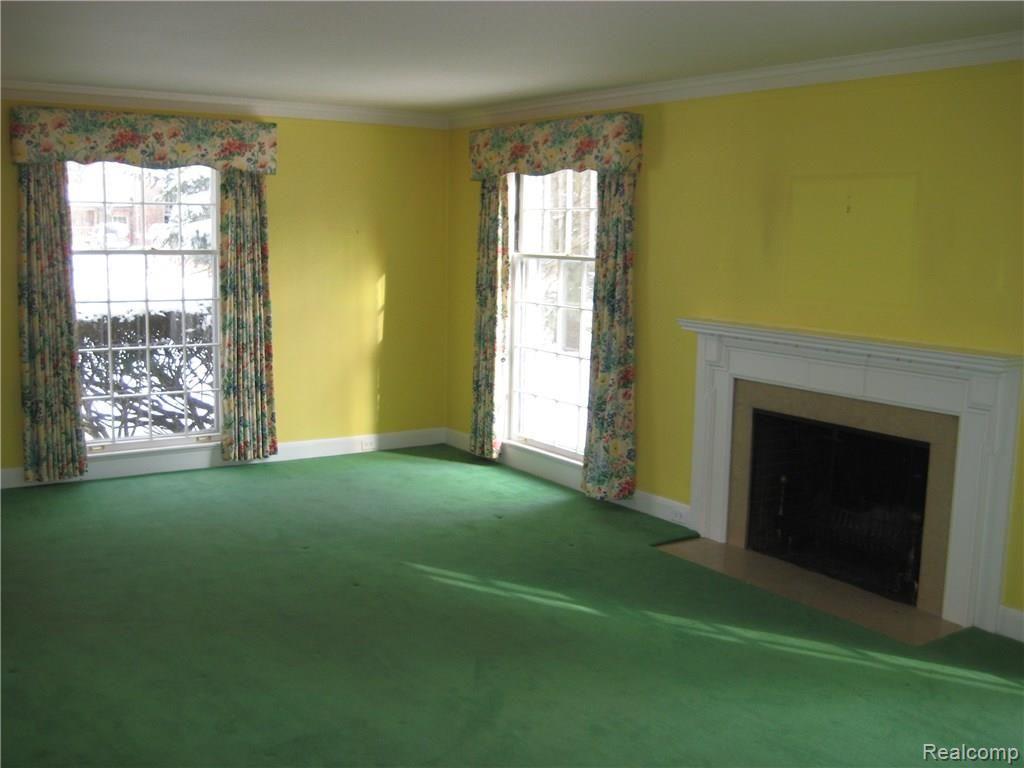 121 Lewiston Road Grosse Pointe, MI 48236 - Photo 7 of 14 IMG_1238.JPG