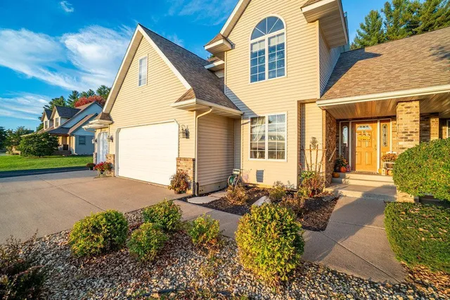 $475,000 | 328 Nordveien Drive, Boyceville, WI 54725