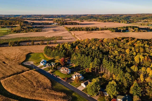 $475,000 | 328 Nordveien Drive, Boyceville, WI 54725