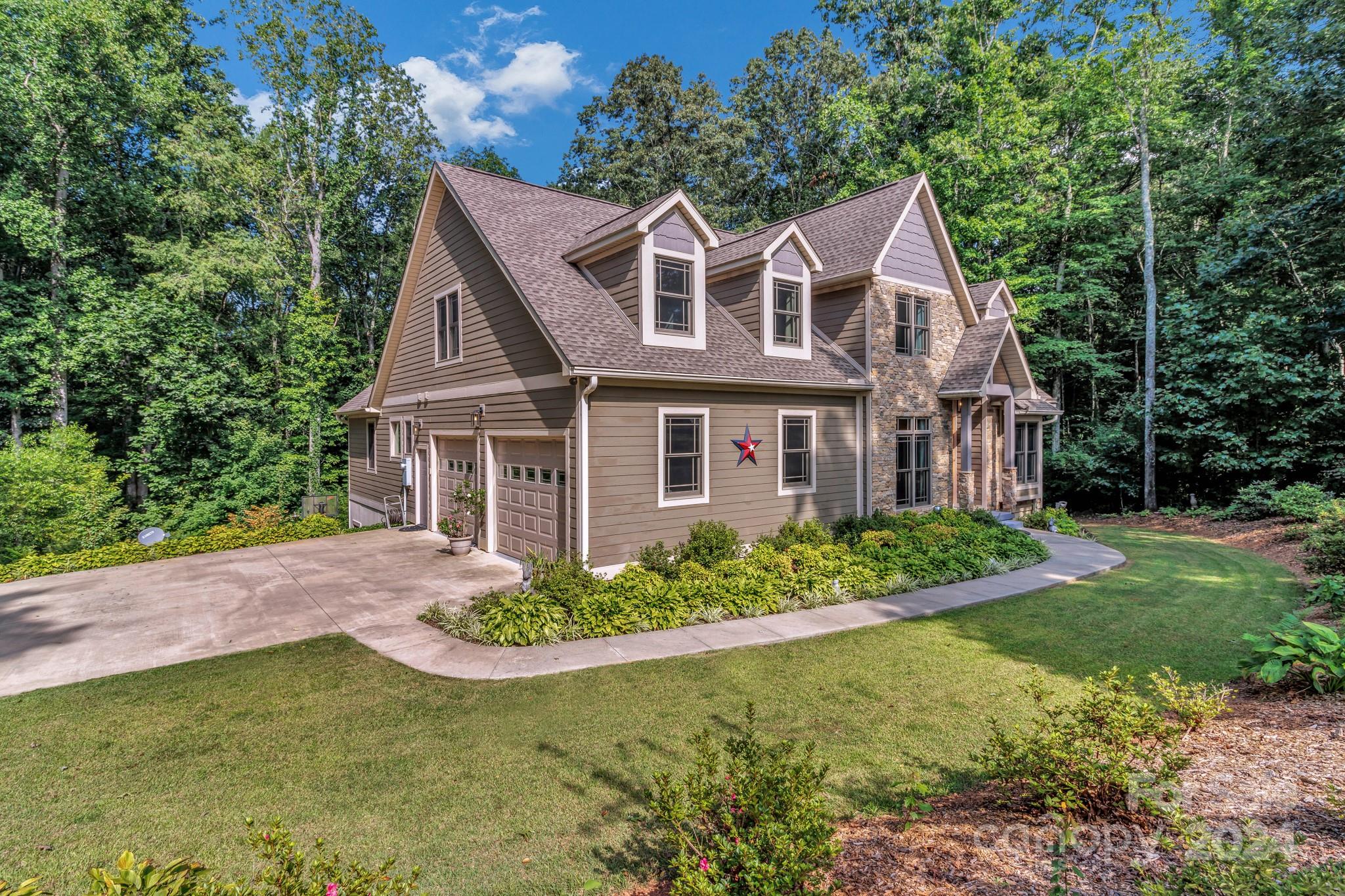 728 Bryson Road Candler, NC 28715 - Photo 4 of 48 Gallery Image 4