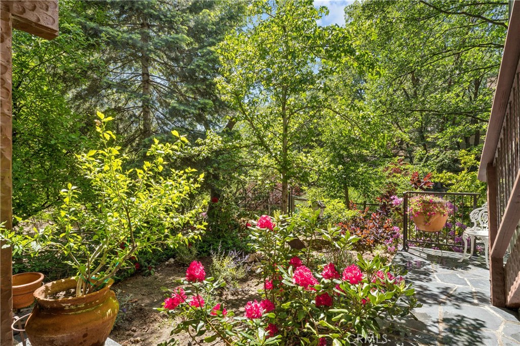 28971 North Shore Road Lake Arrowhead, CA 92352 - Photo 22 of 60