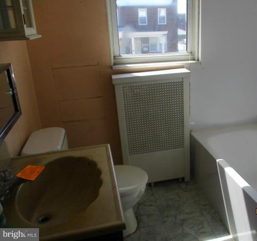 6738 Woodley Road Baltimore, MD 21222 - Photo 13 of 22 Bath