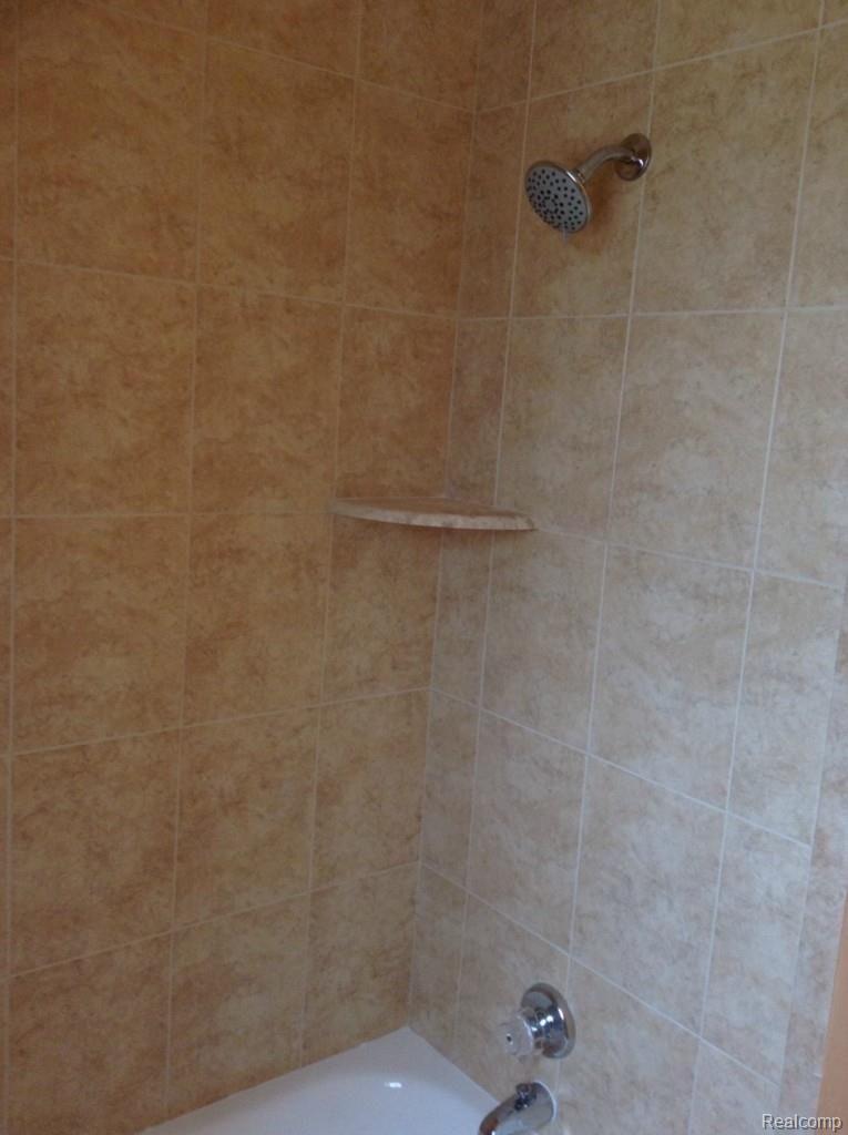 3360 Primrose Drive Rochester, MI 48307 - Photo 21 of 43 IMG_3647.jpg