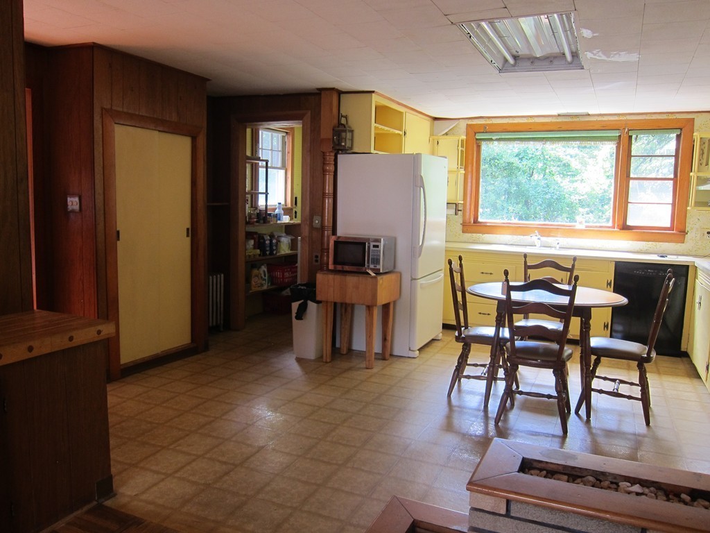 36 East Border Road Malden, MA 02148 - Photo 8 of 29 Gallery Image 8