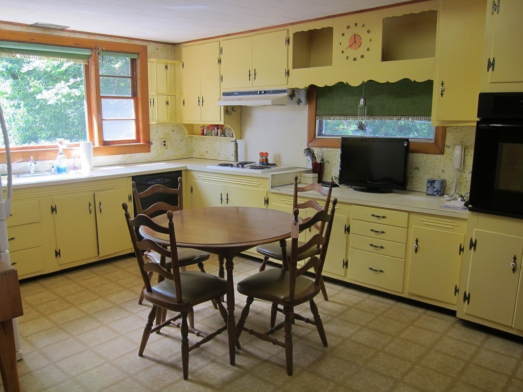 36 East Border Road Malden, MA 02148 - Photo 9 of 29 Gallery Image 9