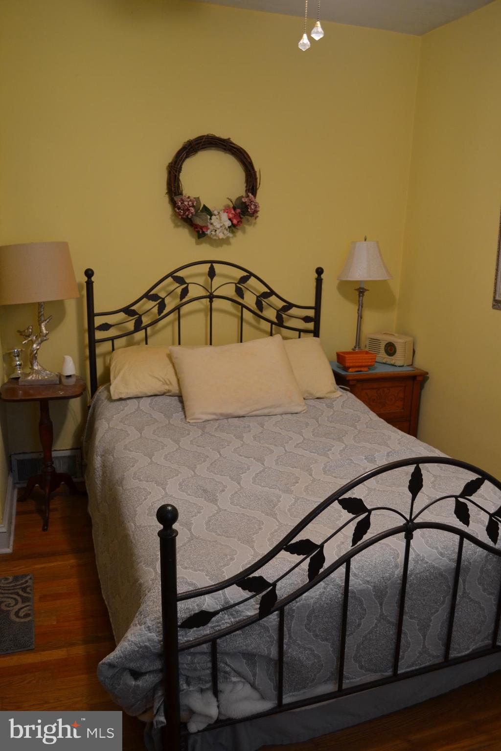 7505 Dungan Road Philadelphia, PA 19111 - Photo 14 of 15 1st floor bedroom