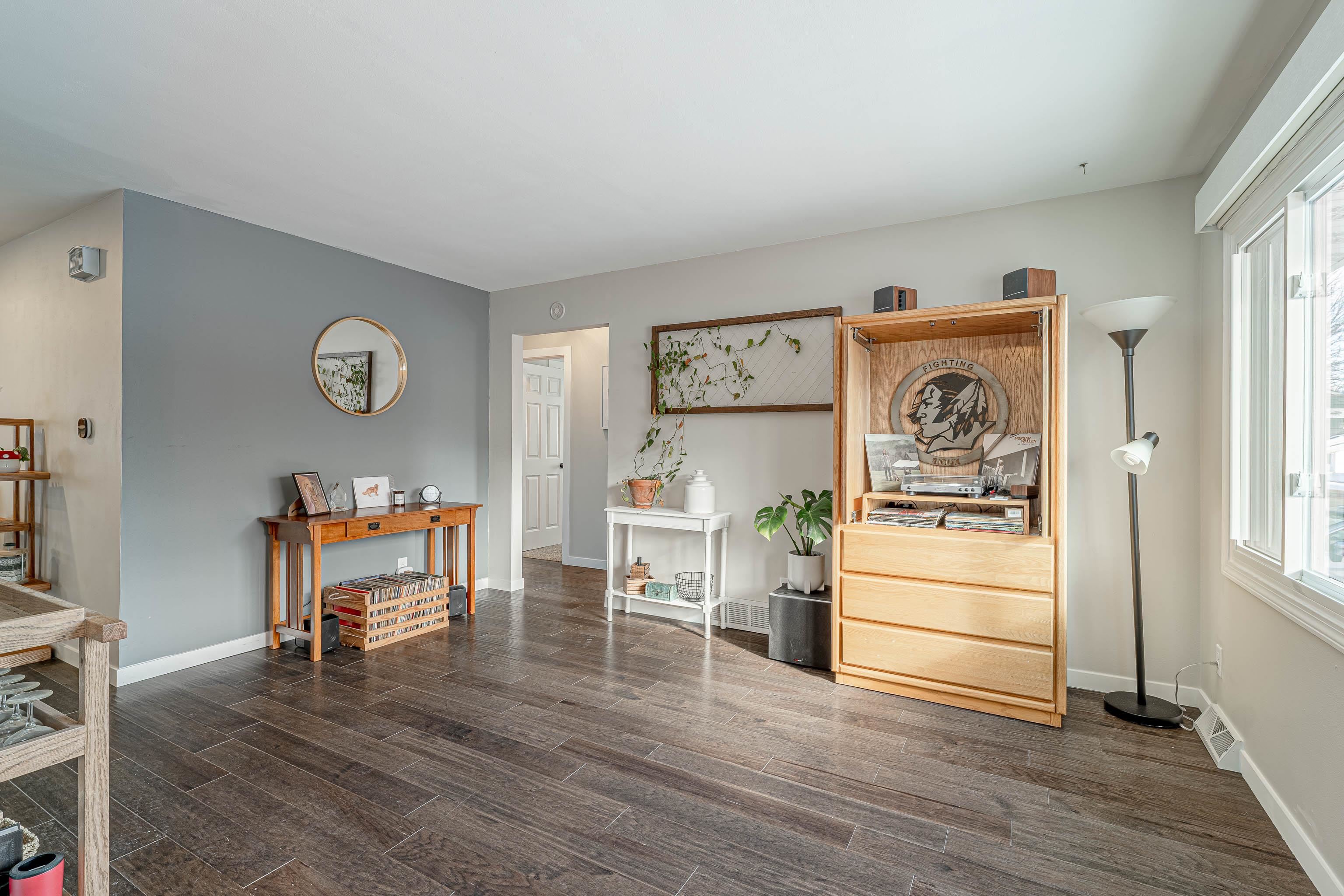 410 4th New Glarus, WI 53574 - Photo 4 of 44