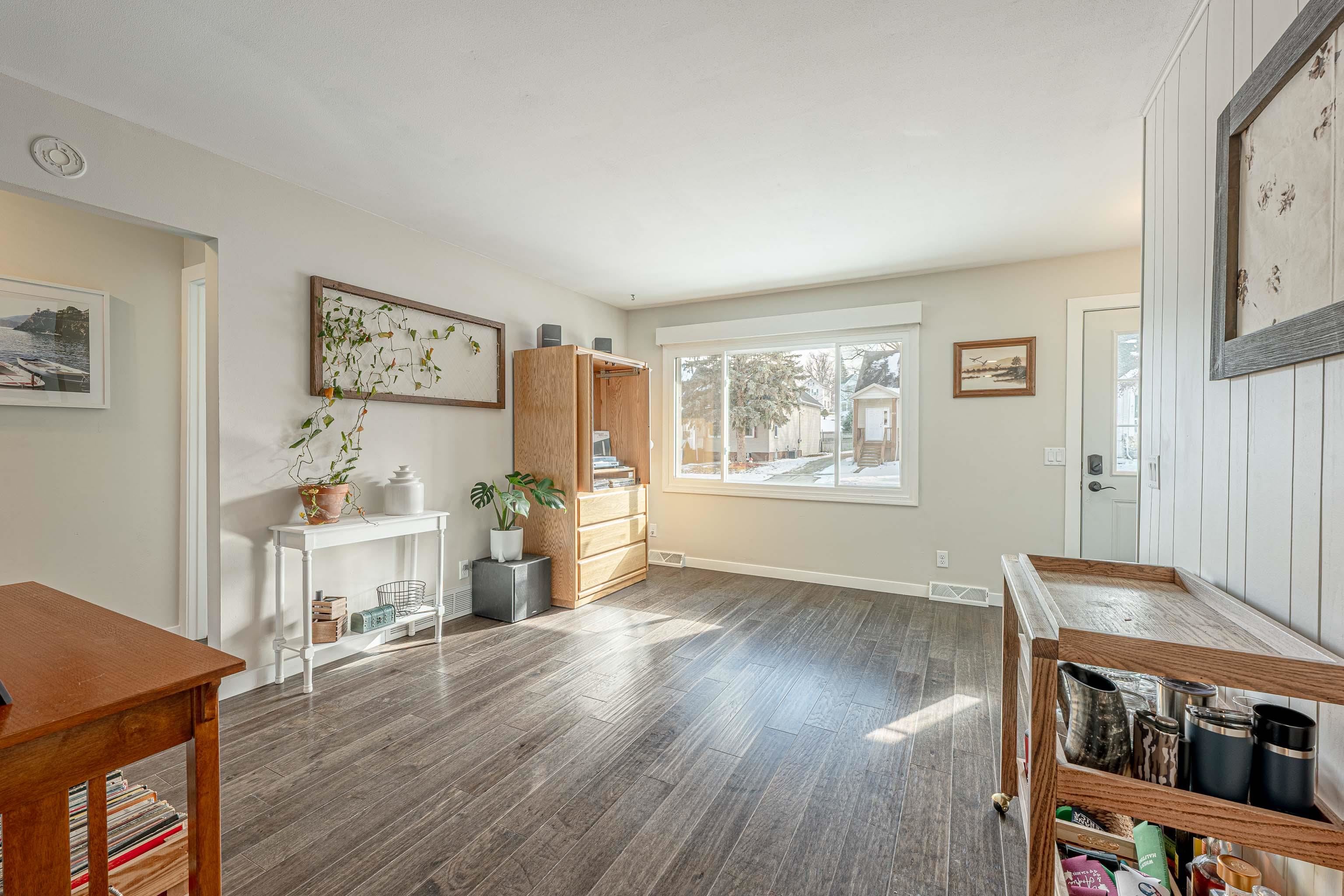 410 4th New Glarus, WI 53574 - Photo 7 of 44