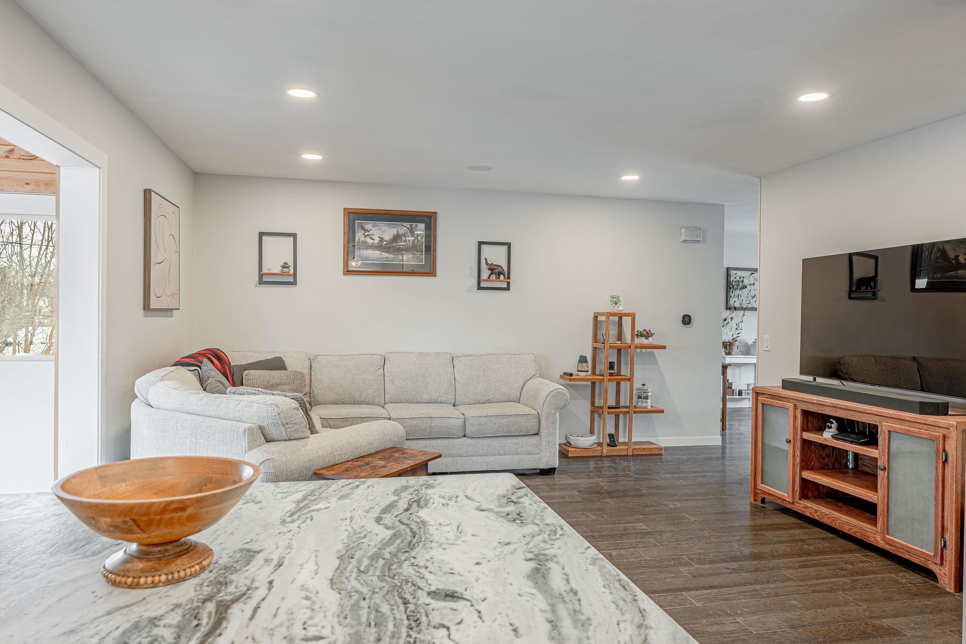 410 4th New Glarus, WI 53574 - Photo 10 of 48
