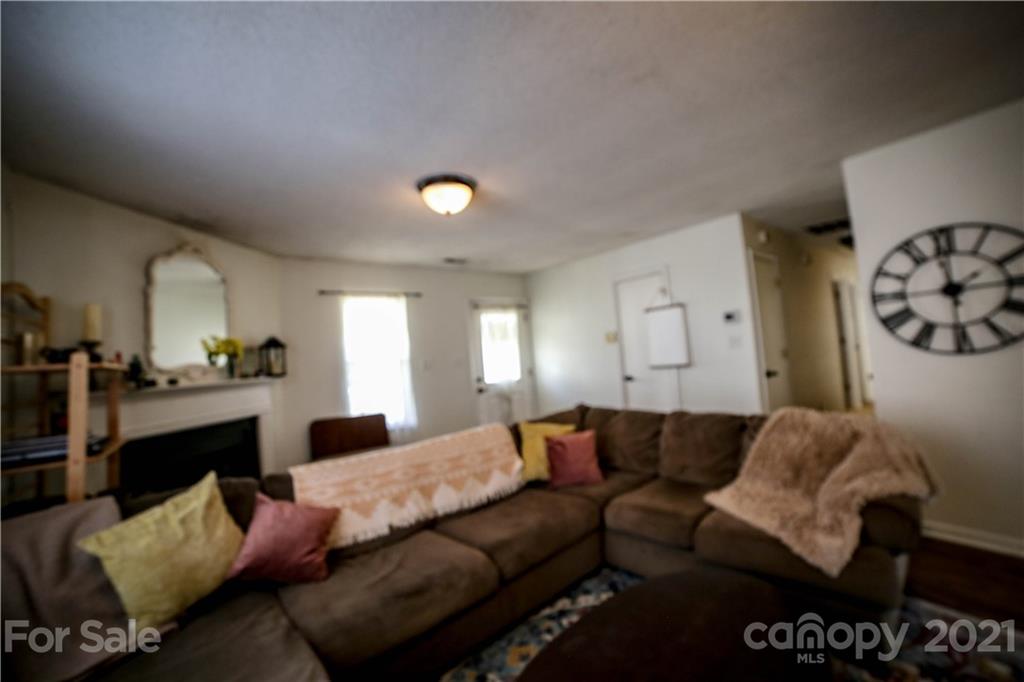 5919 Running Deer Road Charlotte, NC 28214 - Photo 5 of 16 Gallery Image 5