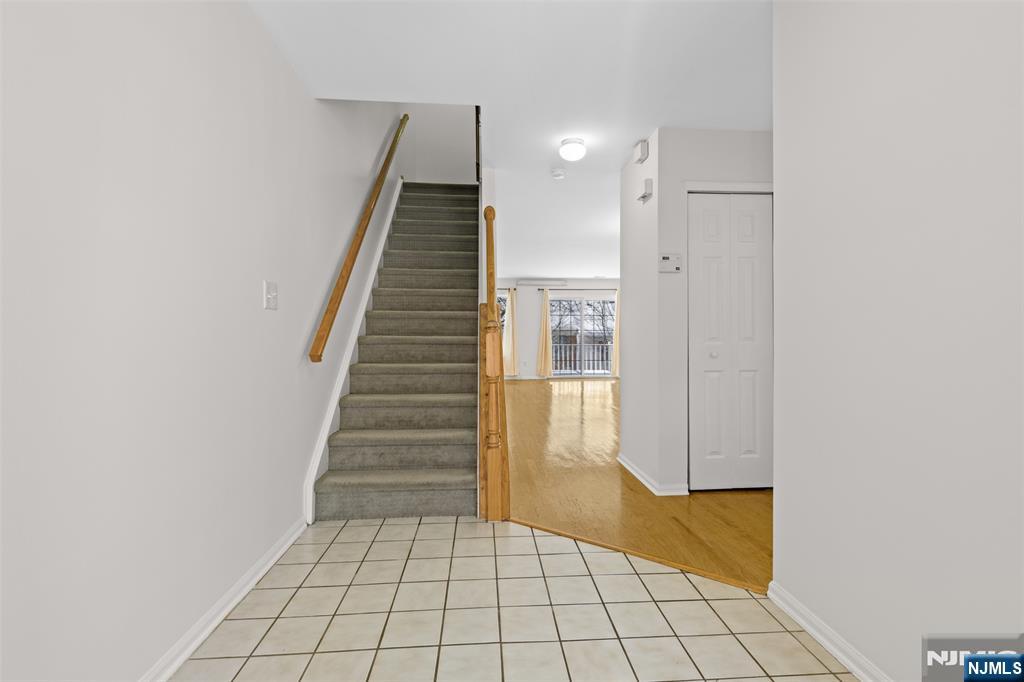 2384 Quill Court Mahwah, NJ 07430 - Photo 3 of 31 a view of an entryway