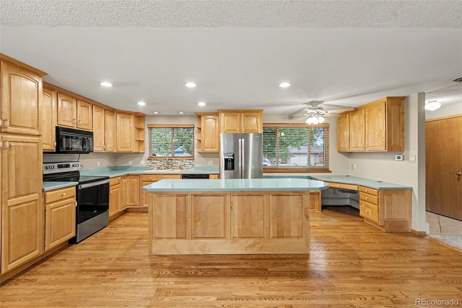 7627 Newman Street Arvada, CO 80005 - Photo 2 of 35