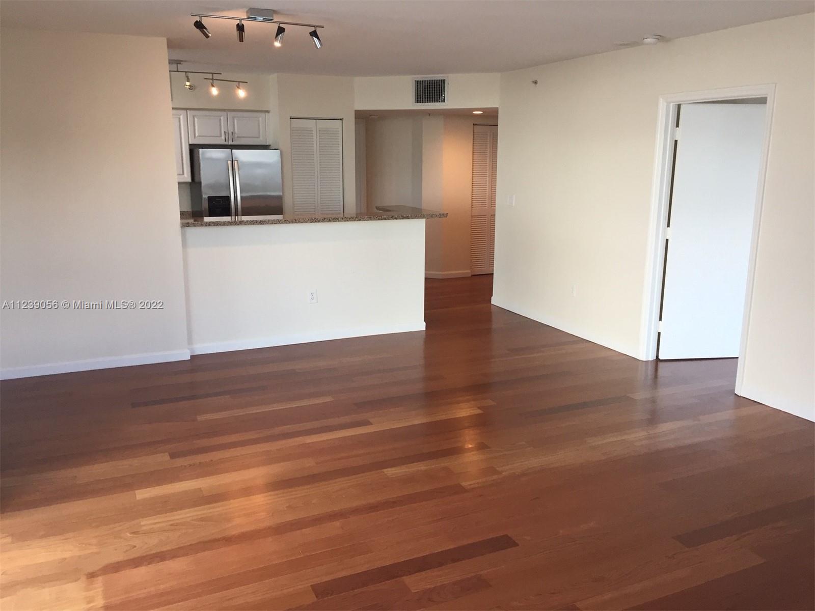 90 Alton Road, Unit 2202 Miami Beach, FL 33139 - Photo 5 of 26 Gallery Image 5