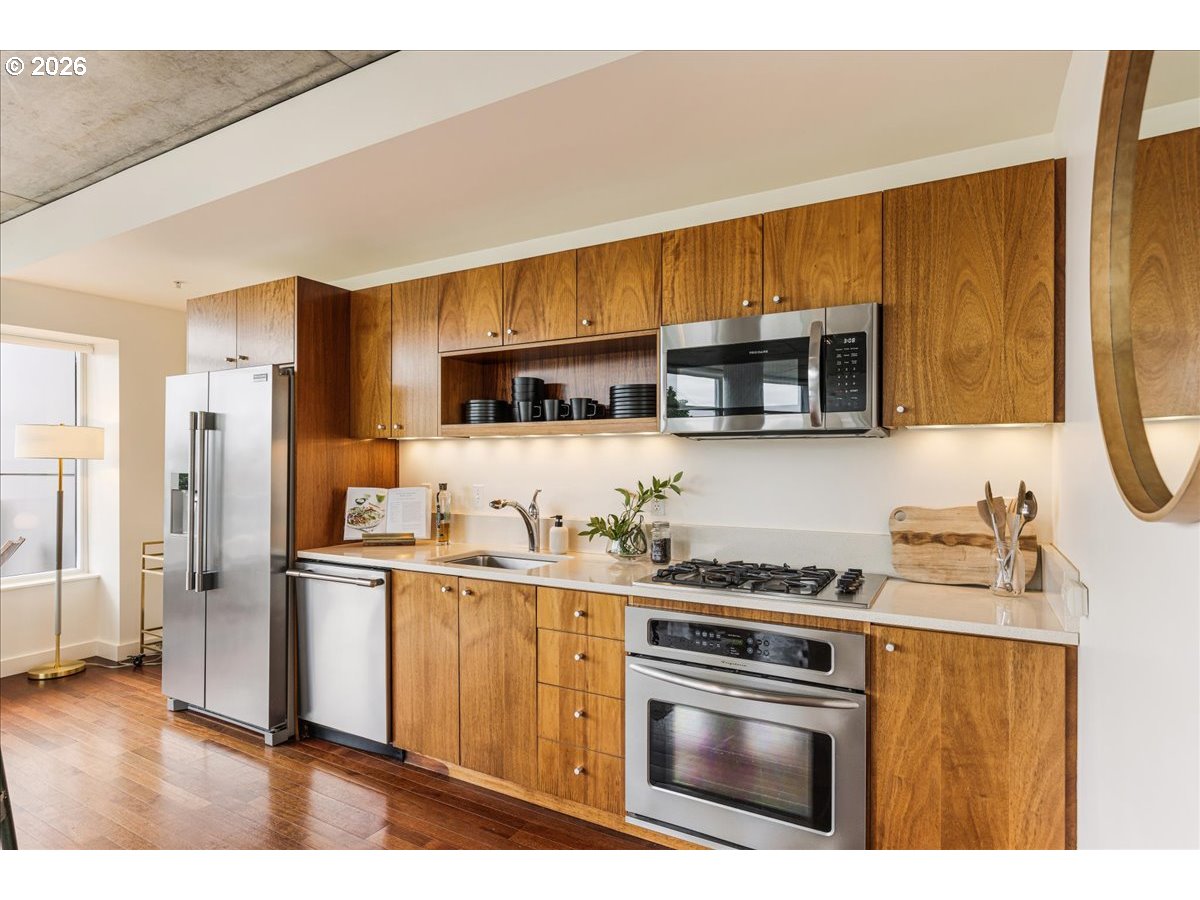 1926 West Burnside Street, Unit 301 Portland, OR 97209 - Photo 17 of 38