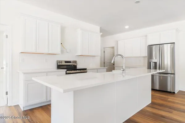 $857,500 | 1 Brookhaven Court, Wilton, NY 12866