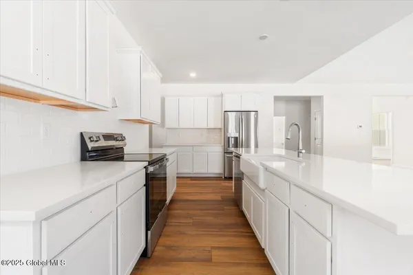 $857,500 | 1 Brookhaven Court, Wilton, NY 12866