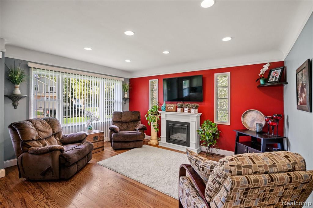 2447 Eastern Avenue Rochester Hills, MI 48307 - Photo 11 of 41