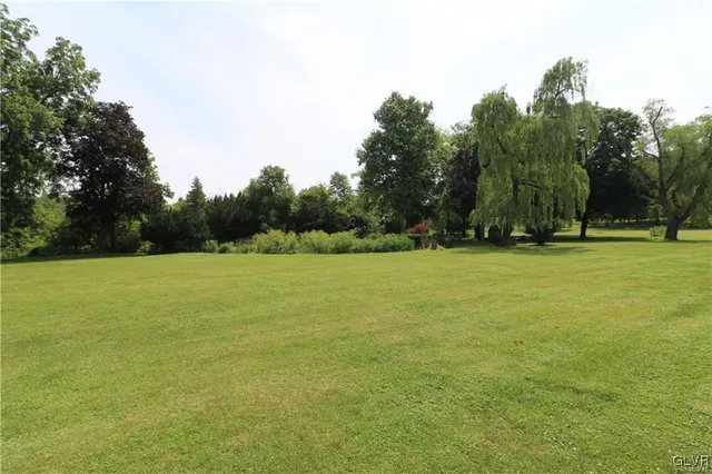 $649,900 | 3305 Municipal Drive, Whitehall, PA 18052