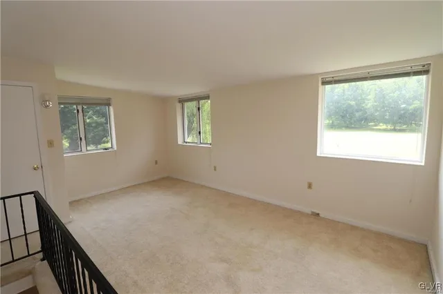 $649,900 | 3305 Municipal Drive, Whitehall, PA 18052