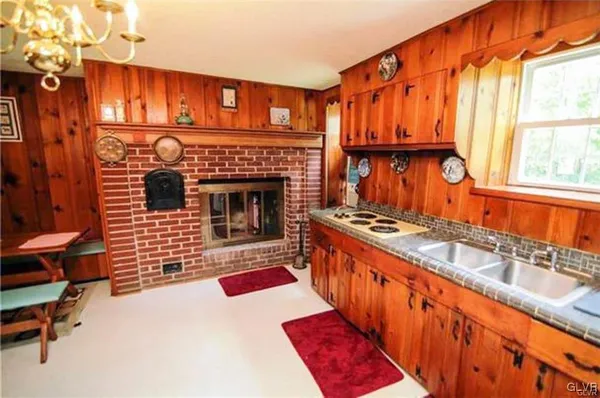 $679,000 | 3305 Municipal Drive, Whitehall, PA 18052