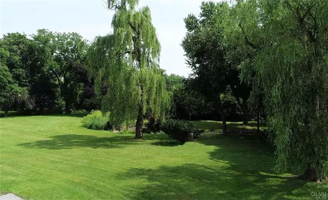 $649,900 | 3305 Municipal Drive, Whitehall, PA 18052