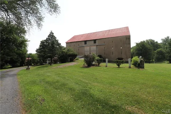 $679,000 | 3305 Municipal Drive, Whitehall, PA 18052