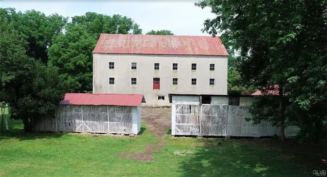 $649,900 | 3305 Municipal Drive, Whitehall, PA 18052