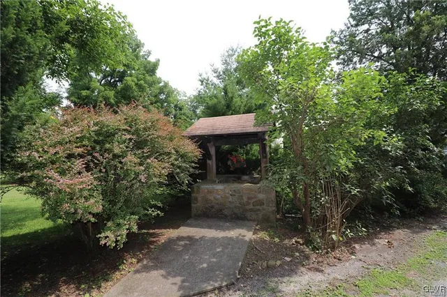 $649,900 | 3305 Municipal Drive, Whitehall, PA 18052