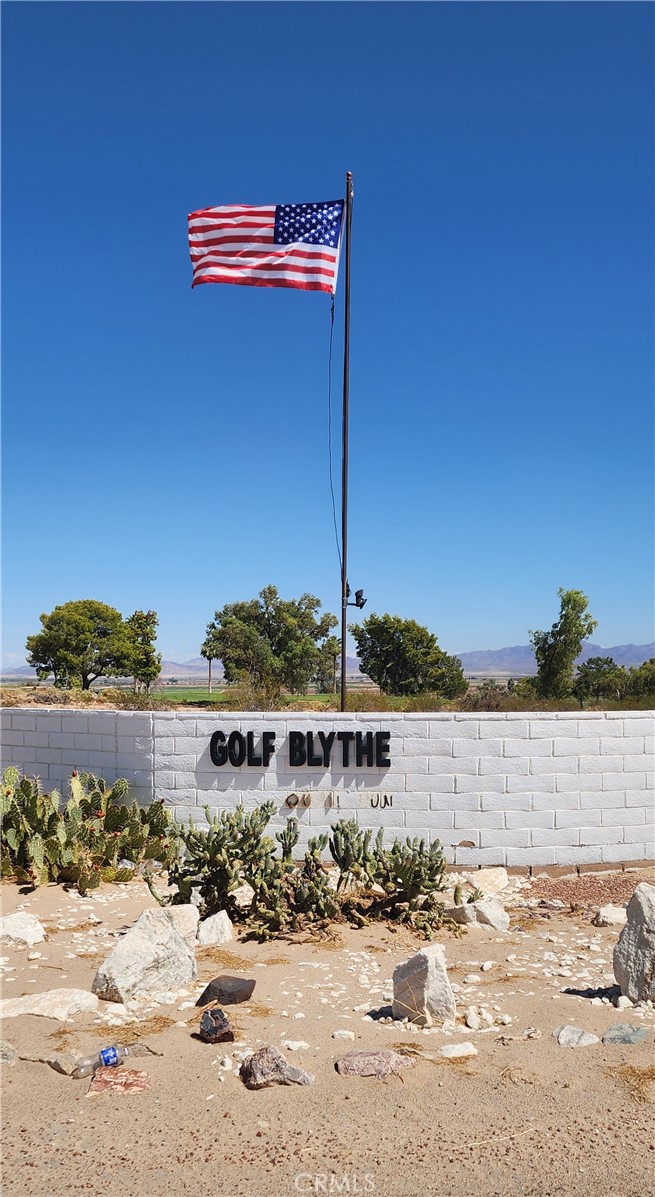 3589 West Wells Road, Unit 99 Blythe, CA 92225 - Photo 25 of 26 Mesa Bluff Village is adjacent to the Blythe Municipal Golf Course